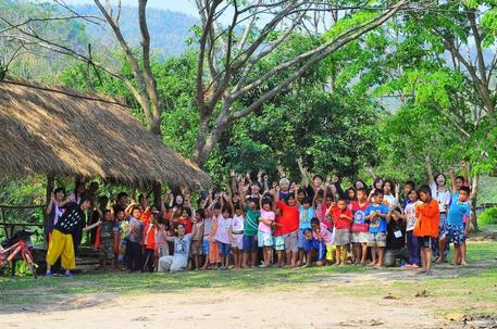 山岳民族の子どもたちとのボランティア活動
